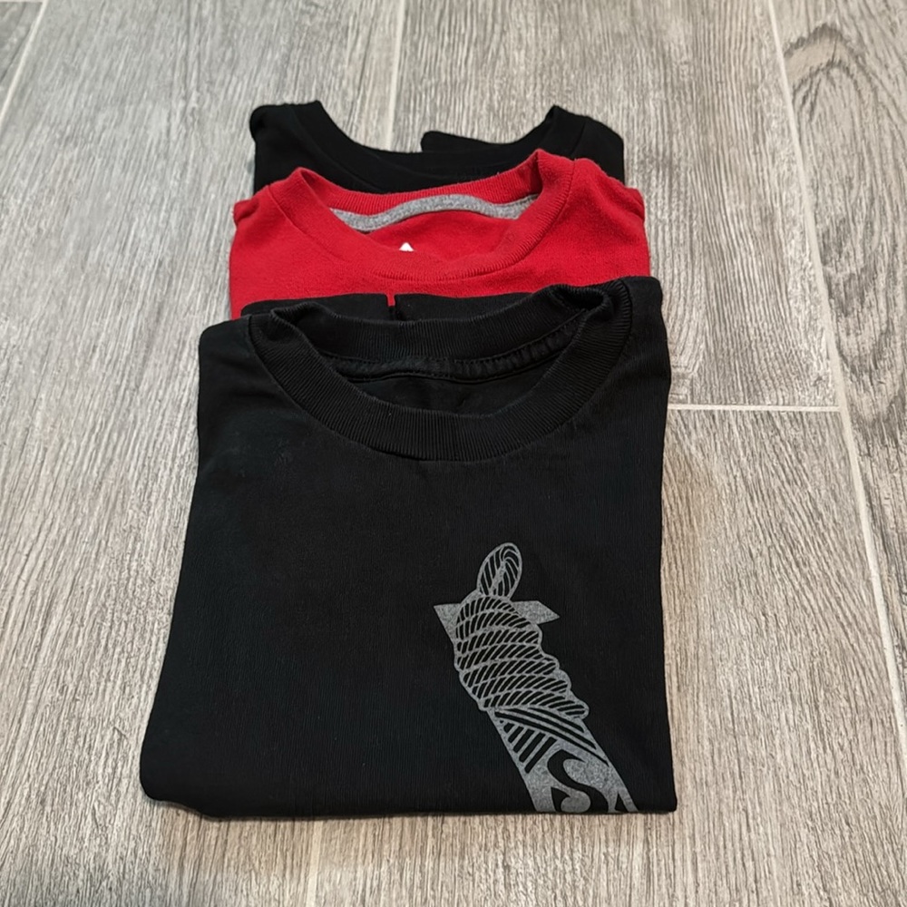 Bundle of boys 4T T-shirts